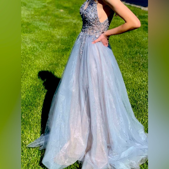 Prom dress - Picture 3 of 5